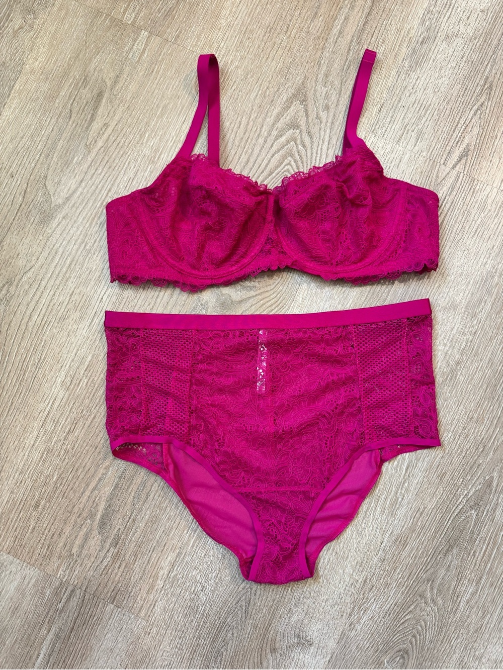 Soma Fuchsia Lace Underwire Bra & High Waist Brief Set